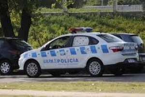 Un adolescente de 14 años le robó el auto y se lo chocó cuando escapaba