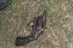 Incautaron un arma tras una persecución realizada por la Policía en el barrio Cerro Pelado