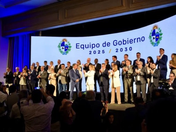 Yamandú Orsi anunció los ministros y subsecretarios que integrarán su gabinete