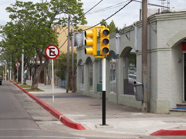 Intendencia pondrá en funcionamiento semáforos inteligentes en avenida Lavalleja