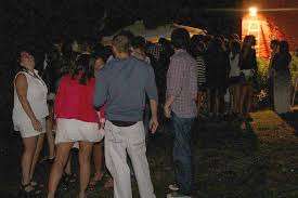 Vecinos reclamaron actuación de la policía ante cientos de jóvenes reunidos en Punta del Este