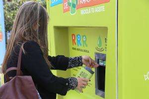 Reciclaje de aceite doméstico evitó la contaminación de 71 mil litros de agua en Maldonado