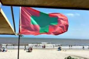 Guardavidas de Maldonado proponen colocar la “bandera sanitaria” si hay aglomeración en las playas