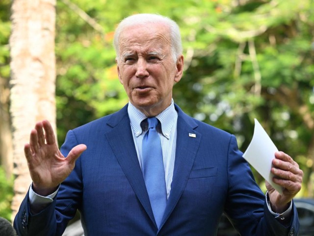 Encuesta: Aprobación de Biden cae casi a su nivel más bajo