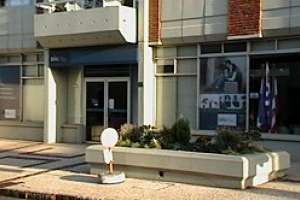 Excepto la caja, Hipotecario Maldonado atiende solo previa agenda 