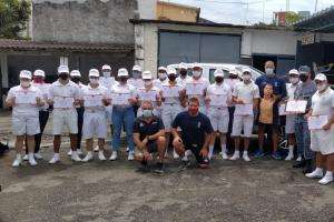 Instructores de Guardavidas capacitaron a marineros que se desempeñan en las playas