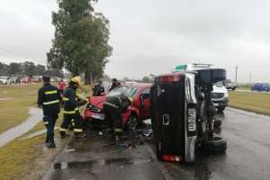 Siniestro en Ruta 39 terminó con camioneta volcada
