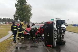 Siniestro en Ruta 39 terminó con camioneta volcada 