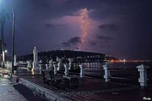 La lluvia ayudó a limitar aglomeraciones