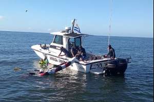Prefectura rescató a dos personas cuyo kayak se dio vuelta 