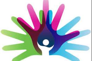 Edificio de la intendencia de Maldonado se ilumina por Día Mundial de las Enfermedades Raras