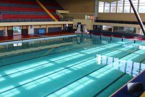 El martes habilitan reserva de turnos online para inscribirse a los cupos remanentes de piscina libre del Campus