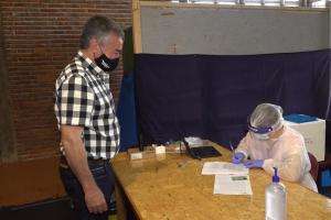 Alcalde de San Carlos se vacunó y elogió a funcionarios por tarea en CEDEMCAR