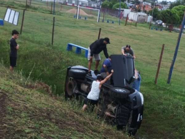 Despiste y vuelco en ruta Perimetral