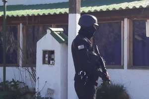Recuperaron moto e incautaron droga, chaleco antibalas y dinero