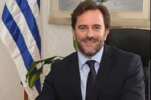 Ministro Cardoso: se exigirá la vacunación para quienes ingresen al país