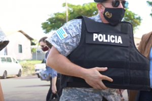 Ministerio del Interior adquirió equipamiento para la Policía Nacional, entre ellos, chalecos que eran reclamados en Maldonado