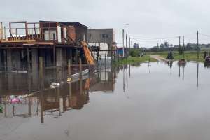 Cinco puntos de San Carlos están anegados; en Pan de Azúcar hay familias evacuadas