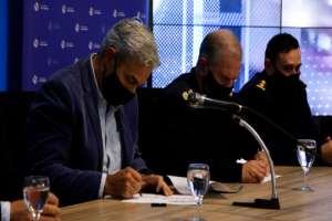 INR y ANEP firmaron acuerdo para que personas condenadas realicen trabajo comunitario en centros educativos