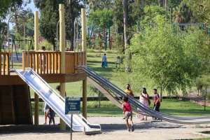 Reabren algunos parques, extienden horario de restaurantes y rige protocolo para eventos