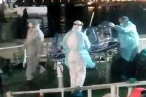 Operativo sanitario de la Armada desembarcó a dos tripulantes Covid positivos en Piriápolis