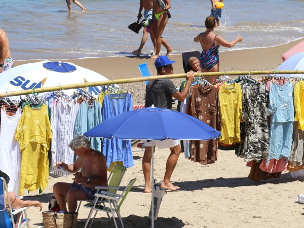 A partir del 1º de octubre se abren las inscripciones para la venta ambulante en playas