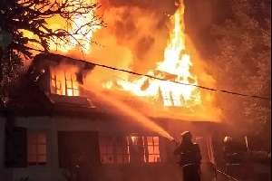 Pérdidas totales tras tomar fuego el quinchado de una casa