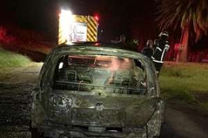 Pérdidas totales en vivienda y auto que se incendiaron en Maldonado y Piriápolis