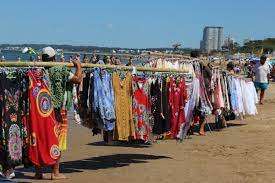 Vendedores ambulantes de playa se movilizan aduciendo que no los dejan trabajar