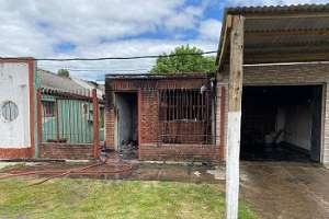 Pérdidas totales tras incendio de una casa en San Carlos