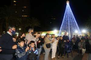 Antía dijo que "los turistas que vengan lo harán por más tiempo"; destacó el nivel de vacunación del 90% en Maldonado