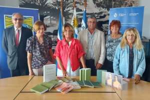 El Archivo General de Nación concretó donación de libros a biblioteca del municipio de Punta del Este