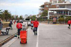 Operativo limpieza; tras los festejos navideños, equipos de la intendencia de Maldonado levantaron todos los residuos