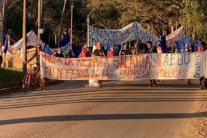 Bancarios cortan “guardias” en cajeros y marcharán a Punta del Este
