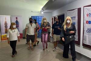 Susana Giménez junto a su hija fue a ver a Juanita Viale al teatro Cantegril