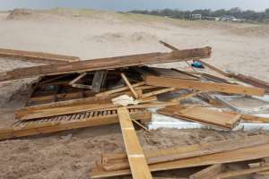 La intendencia de Maldonado y la Brigada de Guardavidas evalúan situación de casetas y se restableció el servicio parcialmente 