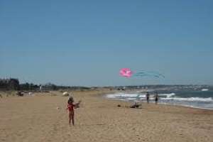 Playero de la Brava rescató a tres personas que perdían pie en Parada 2 pero ni las gracias le dieron