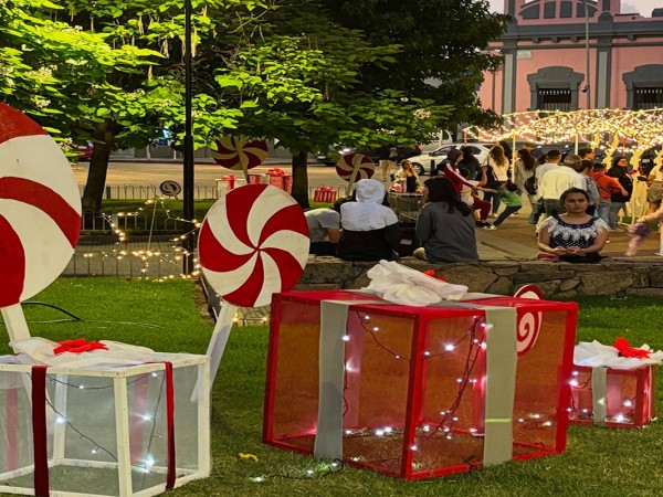 Movida navideña en Maldonado con castillos inflables, visita de Papá Noel y shows musicales