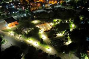 Plaza de Maldonado Park queda mejor iluminada