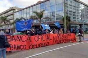 Legaspi: "La banca privada cuando el BROU atiende mal por falta de personal, se hace un festín"