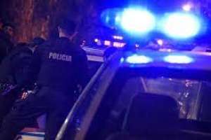 Incidente frente a un bar en San Carlos deja un policía y mujer lesionada y dos menores intervenidos