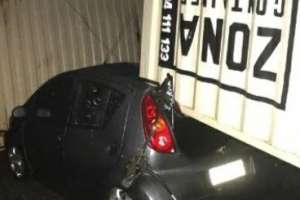 Temporal  tiró contenedor arriba de un auto y dos vehículos despistaron en zona de Los Arrayanes