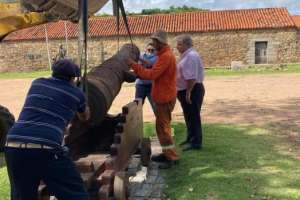 Una cureña de época fue construida para base de cañón 