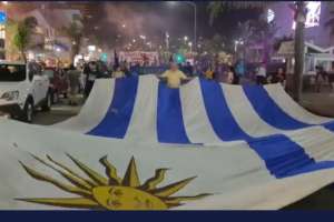 La marcha convocada por AEBU en Punta del Este  tuvo un significativo apoyo al SI más allá de sus reivindicaciones anunciadas; hubo un pequeño inconveniente