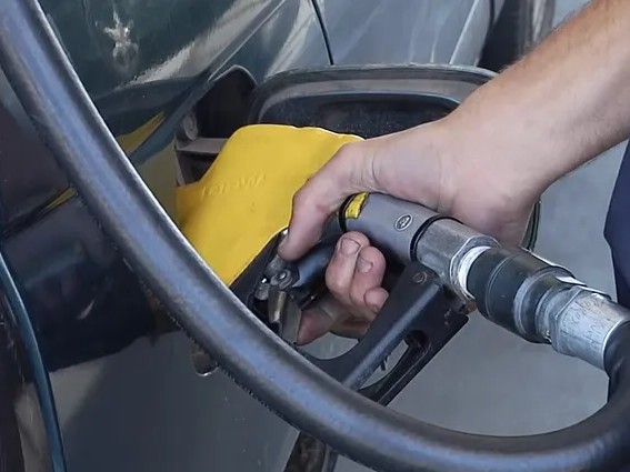 Ajuste en los precios de combustibles para enero: suben nafta y supergás, se mantiene el gasoil
