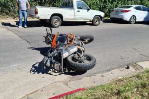 Un motonetista resultó lesionado tras chocar con un automóvil