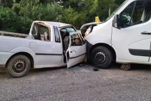 Choque frontal en camino Aparicio Saravia deja dos heridos; conductor de nacionalidad española se negó a la espirometría