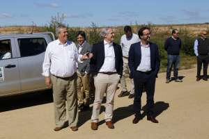 Avanza realojo del Kennedy; Intendente Antía se reunió con directivos de la CAF y recorrió el asentamiento y el nuevo barrio