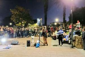 Caravana por la Verdad de los antivacunas se movilizaron en la plaza San Fernando