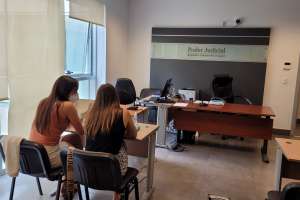 Se suspendió la audiencia de formalización de 9 menores y un mayor por robo y destrozos en plaza Artigas de Punta del Este